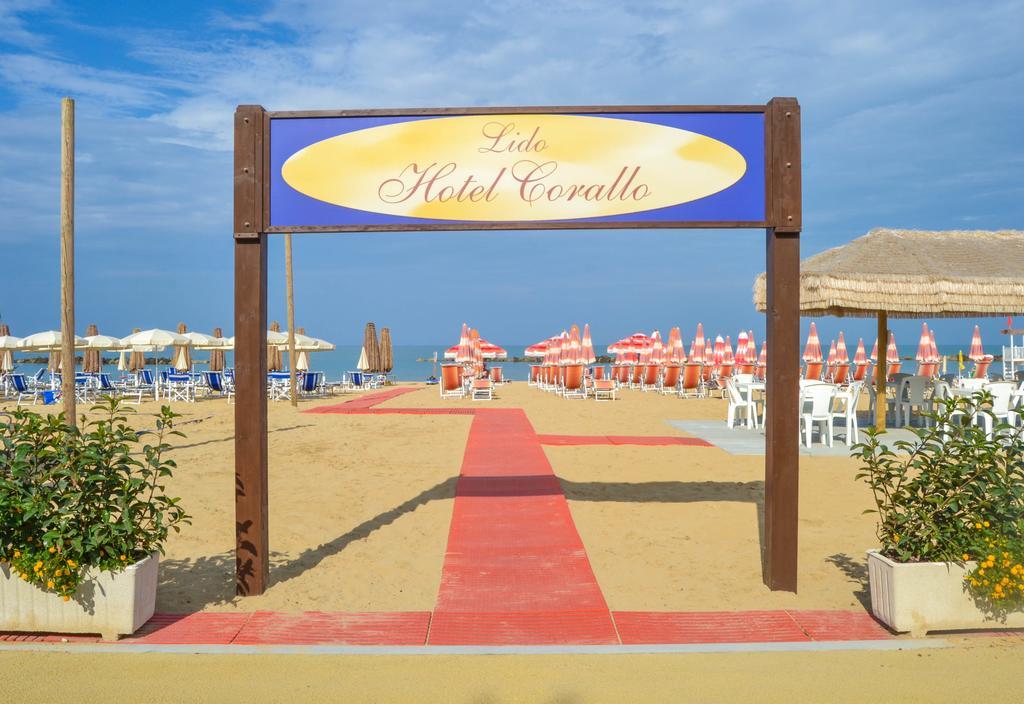 Hotel Corallo ฟรานคาวิลลา อัลมาเร ภายนอก รูปภาพ