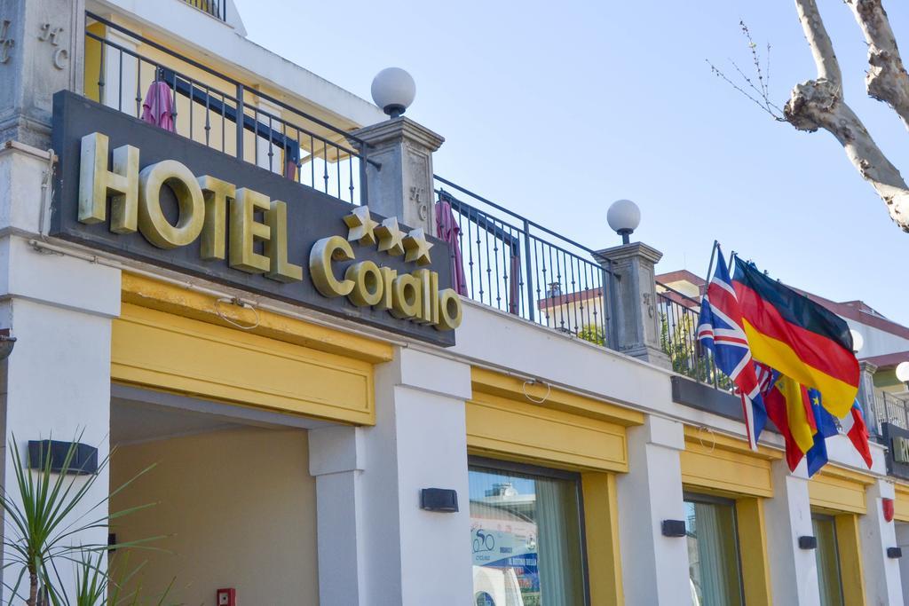 Hotel Corallo ฟรานคาวิลลา อัลมาเร ภายนอก รูปภาพ